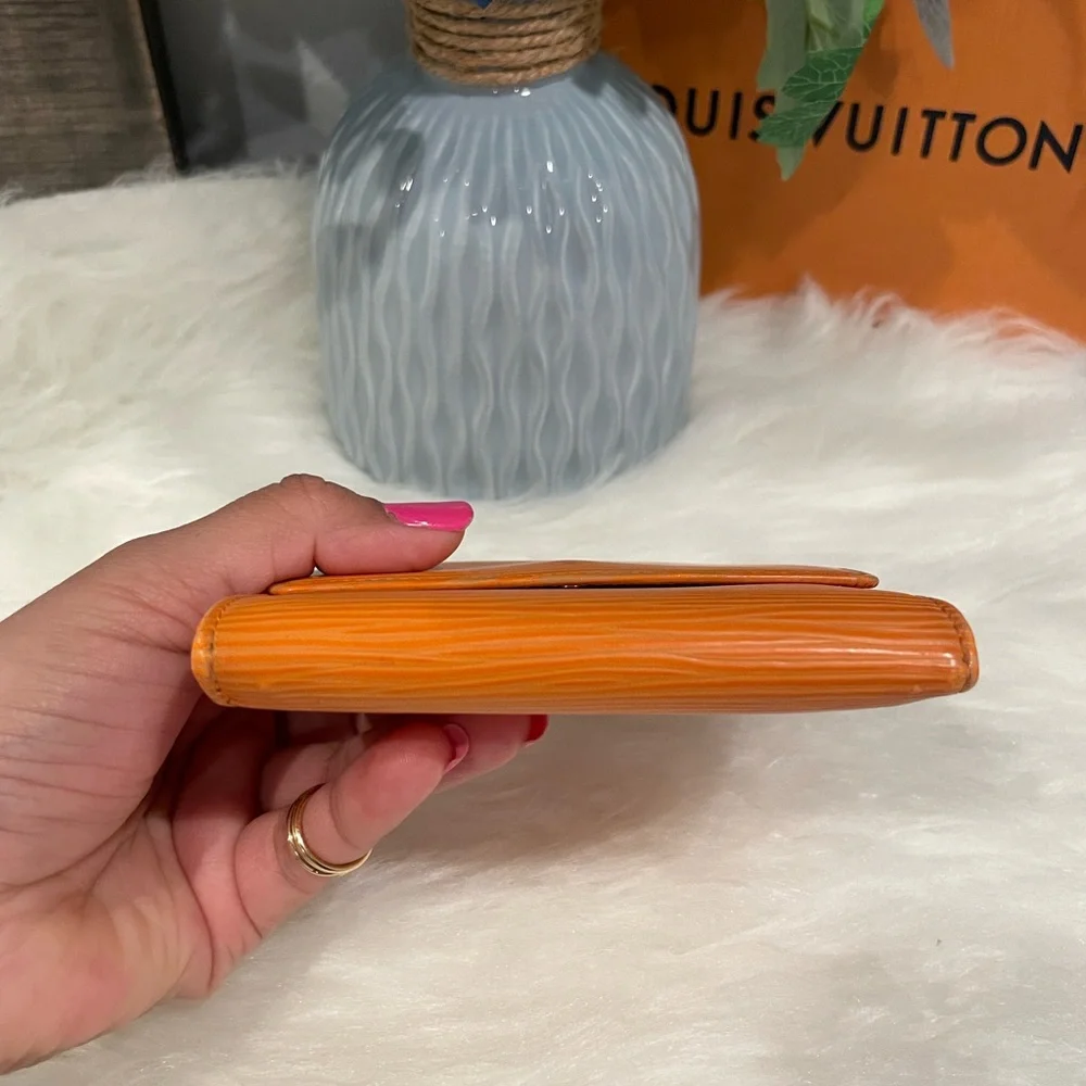 Authentic Louis Vuitton Epi Porte Feiulle Elise Wallet On A Chain | SP00… - Picture 12 of 16